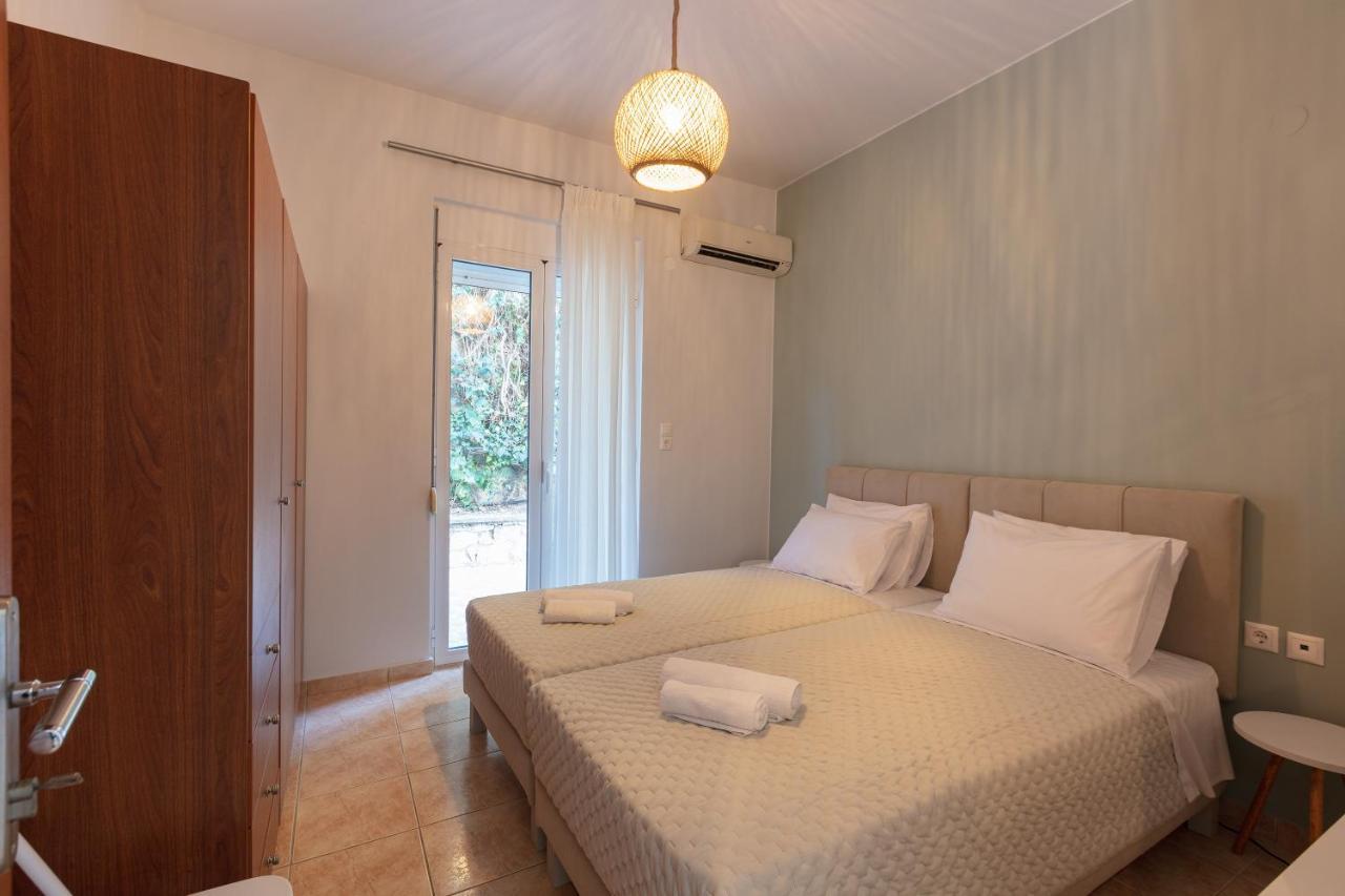 Pietra Di Mare Aparthotel Petres  Ngoại thất bức ảnh