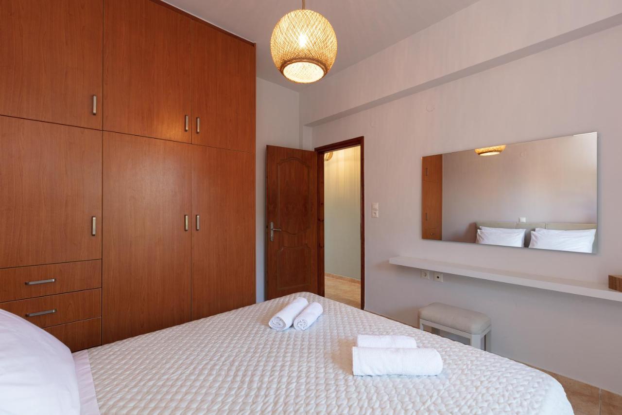 Pietra Di Mare Aparthotel Petres  Ngoại thất bức ảnh