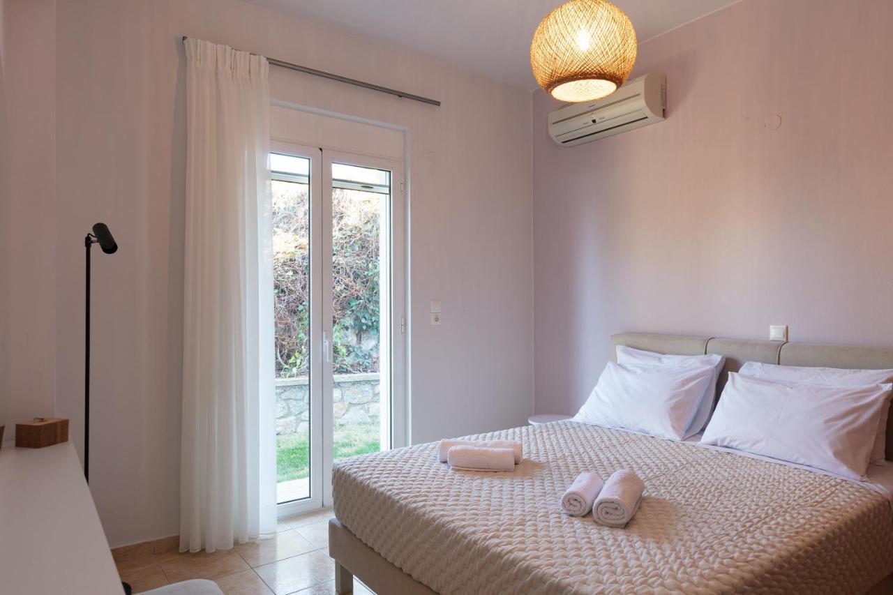 Pietra Di Mare Aparthotel Petres  Ngoại thất bức ảnh